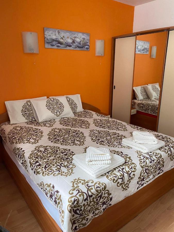 Hq Apartment Flora Violet بوروفتس المظهر الخارجي الصورة